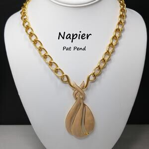 Napier Gold Tone Necklace Pink Enamel Pendant Pat Pend 1980s Vintage